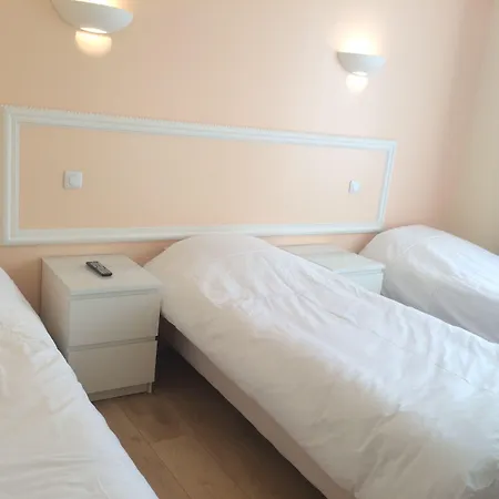 Andre Gill Hotel 2*