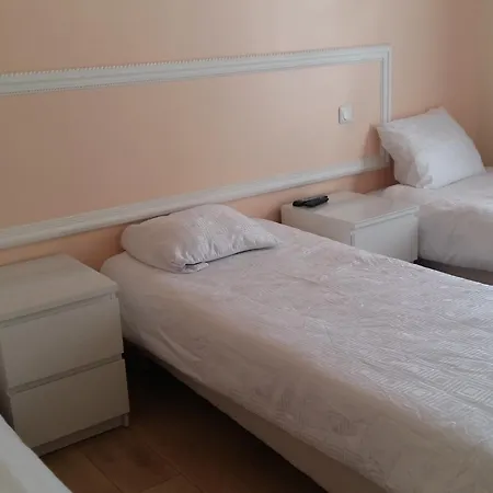 Andre Gill Hotel